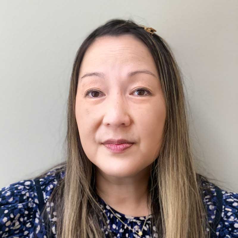 JuliHeadshotSquare